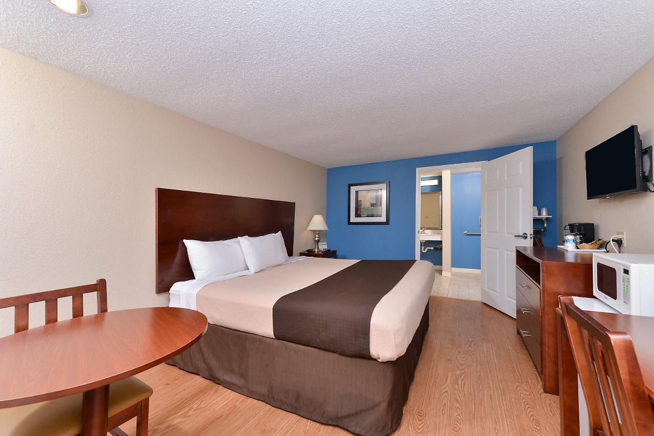 Americas Best Value Inn & Suites St Clairsville Wheeling St. Clairsville Eksteriør bilde