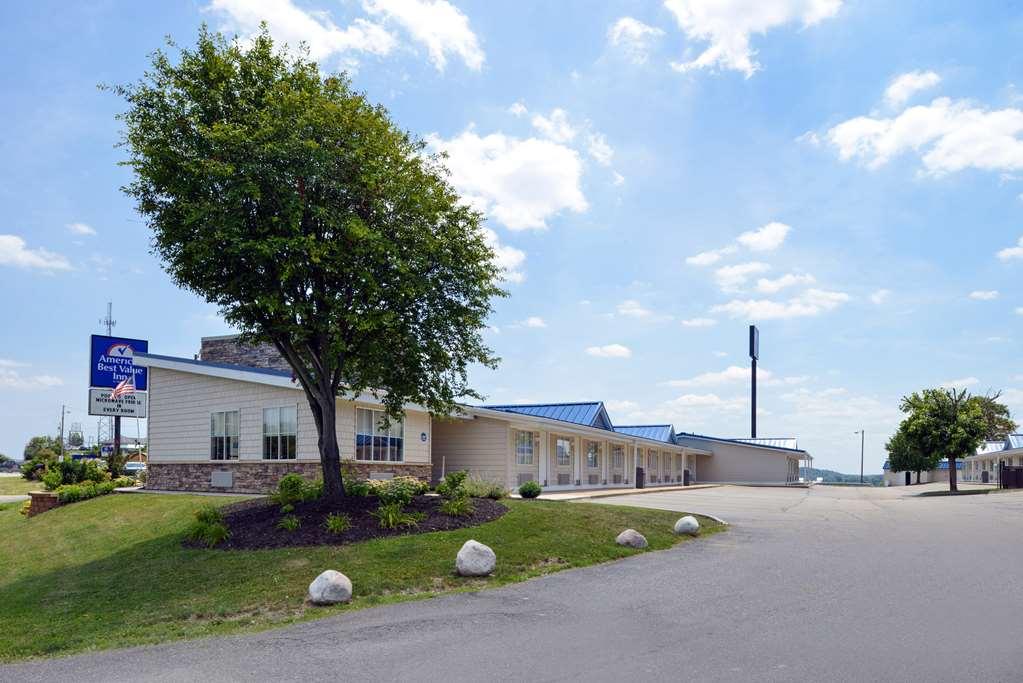 Americas Best Value Inn & Suites St Clairsville Wheeling St. Clairsville Eksteriør bilde