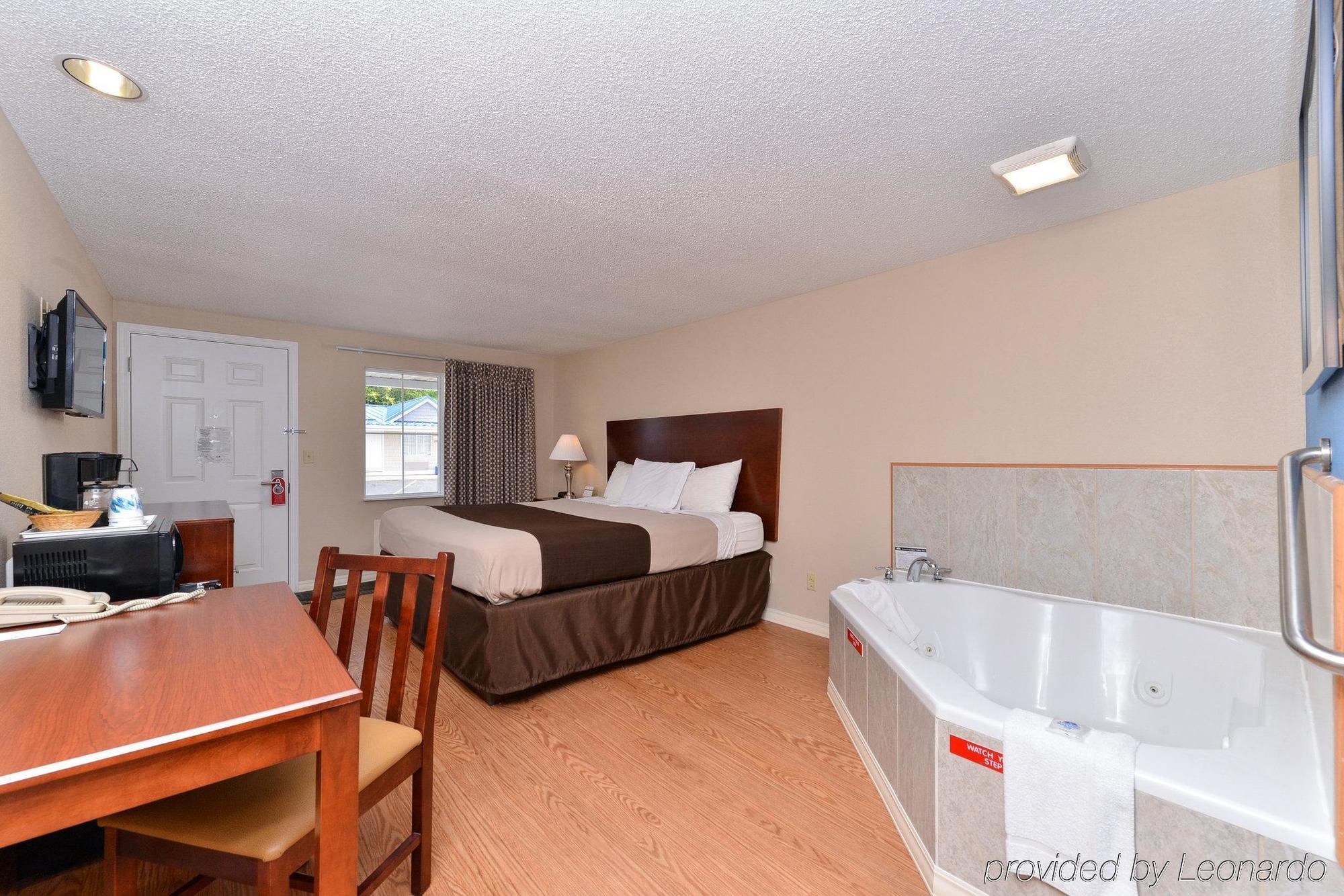 Americas Best Value Inn & Suites St Clairsville Wheeling St. Clairsville Eksteriør bilde