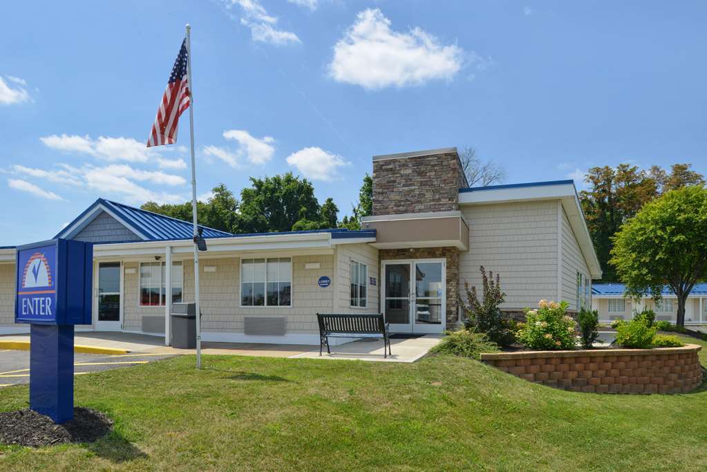 Americas Best Value Inn & Suites St Clairsville Wheeling St. Clairsville Eksteriør bilde