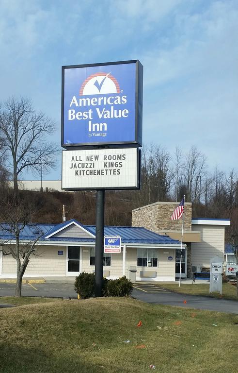 Americas Best Value Inn & Suites St Clairsville Wheeling St. Clairsville Eksteriør bilde