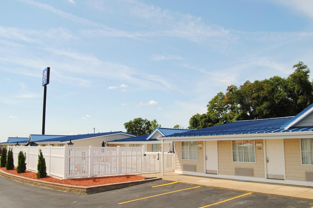 Americas Best Value Inn & Suites St Clairsville Wheeling St. Clairsville Eksteriør bilde