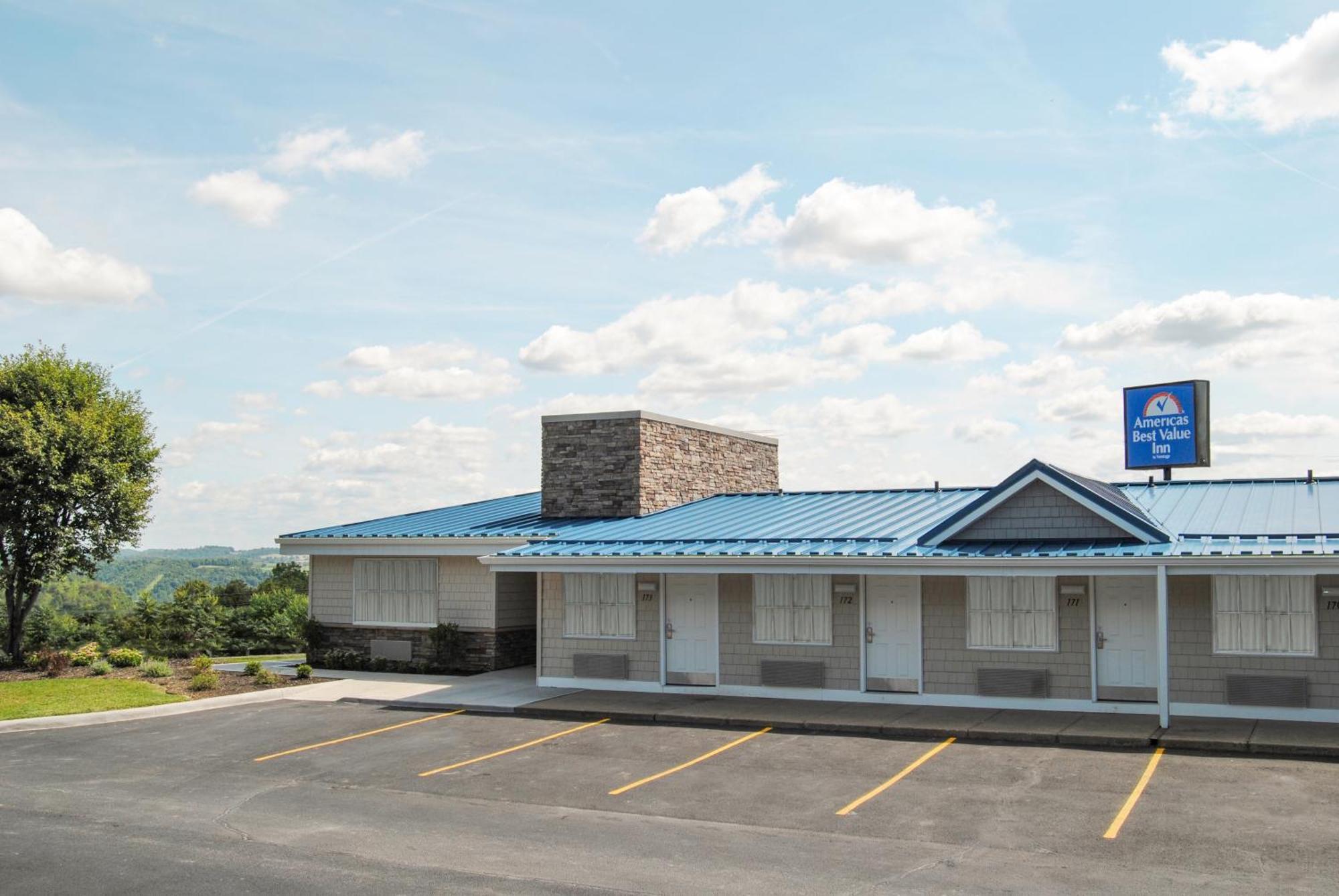 Americas Best Value Inn & Suites St Clairsville Wheeling St. Clairsville Eksteriør bilde