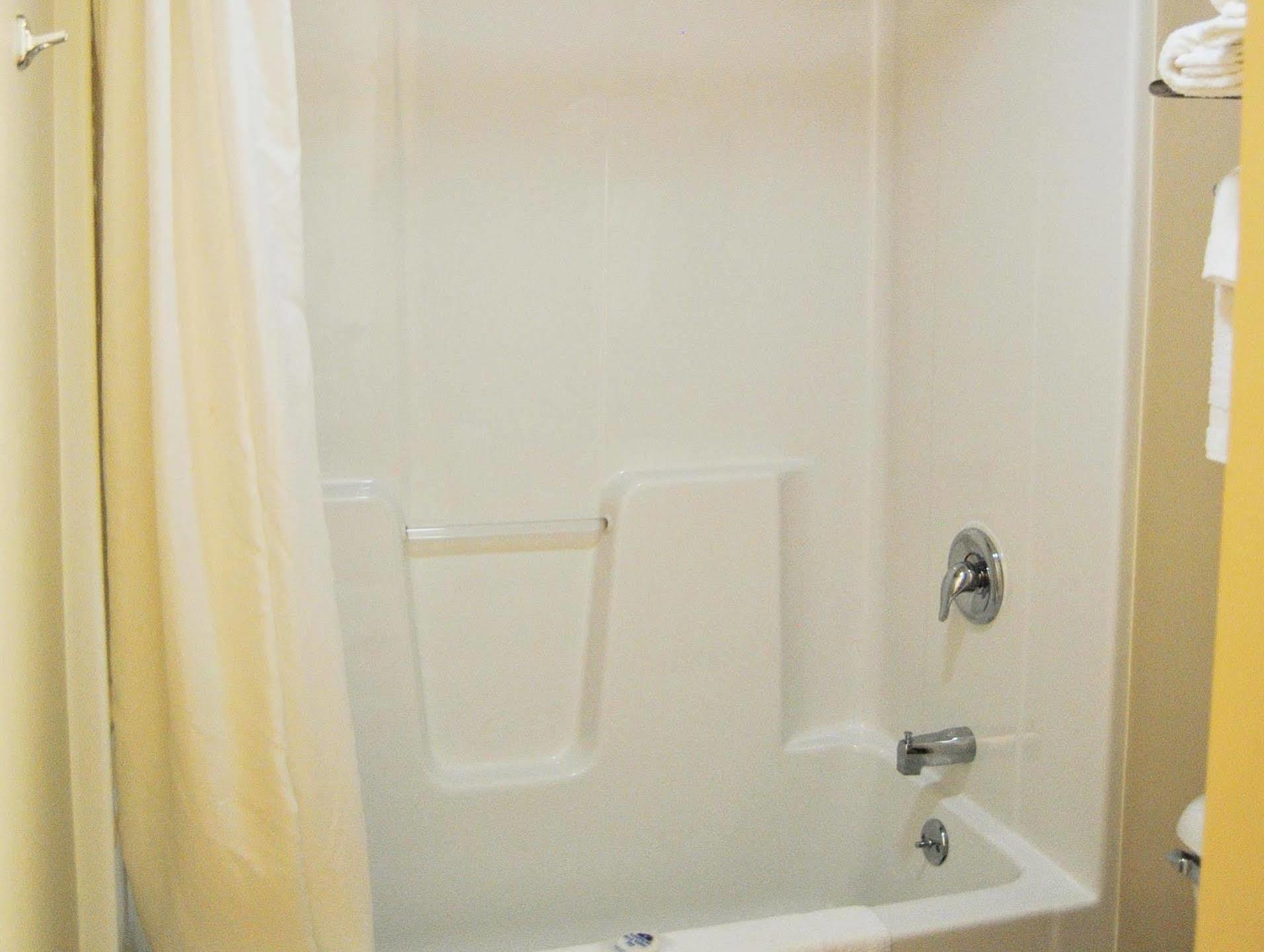 Americas Best Value Inn & Suites St Clairsville Wheeling St. Clairsville Eksteriør bilde