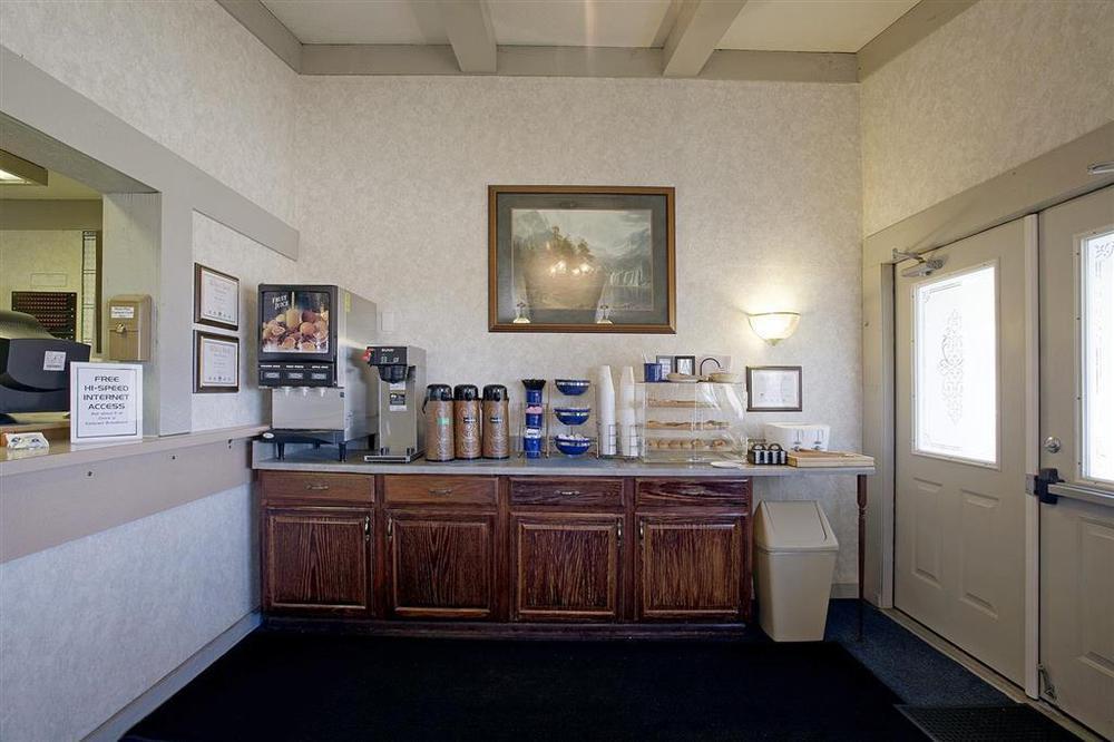 Americas Best Value Inn & Suites St Clairsville Wheeling St. Clairsville Restaurant bilde